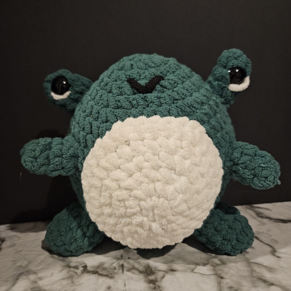 Handmade Crochet Frog‎ Plush Amigurumi Chunky Yarn Stuffed Animal 8"
